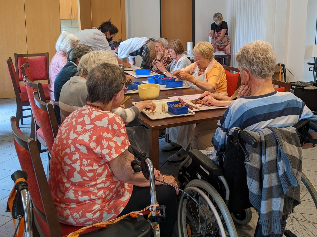 Ehrenamt und Erdbeermarmelade: Altenheime Aachen